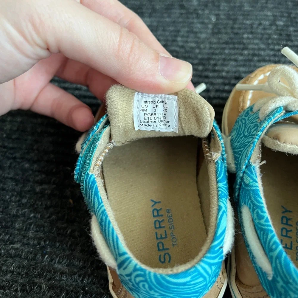 Sperry Intrepid Crib Jr Boat Shoes Infant 4M Tan Blue Leather Wave Pattern